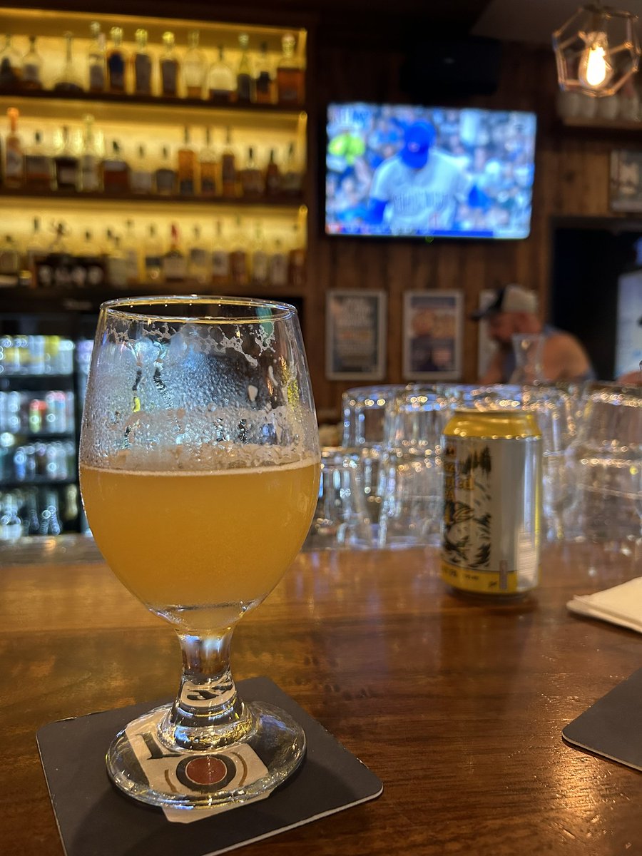 Angel_AliceaIL's tweet image. Drinking beer and watching the #CrosstownClassic at an undisclosed location. #Whitesox #NextStartsHere 

Cc: @chicagobars