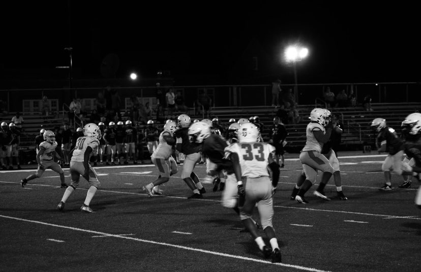 2litLj's tweet photo. Senior SZN here is upon us❤️‍🔥🤝 
Strictly business. @VinelandFB thank you once again for everything that this program has instilled in me, the discipline and support I’ve gained over the years isn’t something I take for granted. I am grateful and blessed, #Goclan🐔❤️ https://t.co/kBmZgH9Esq