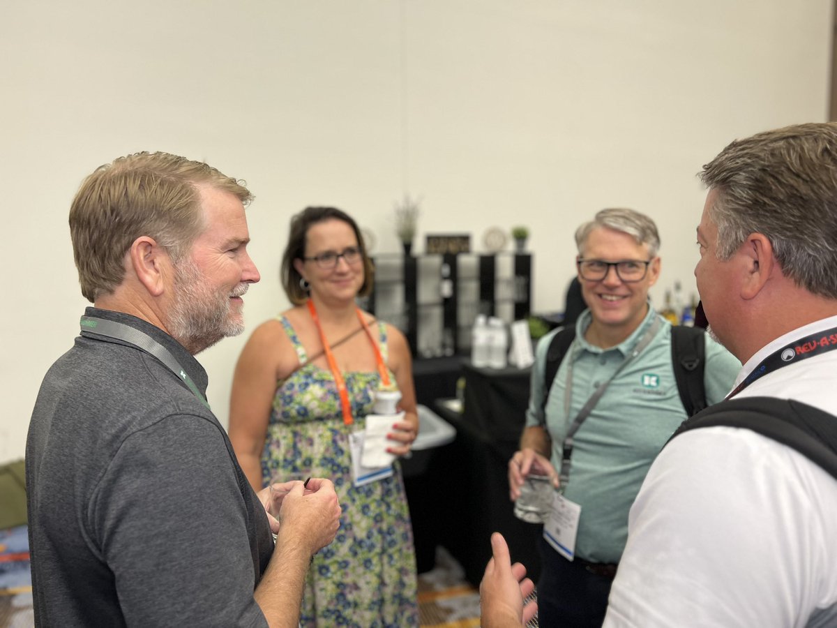 WoodworkingBiz's tweet image. Distributors decompress after a day at #AWFSFair - members of the @NBMDA relax and network. #woodworking