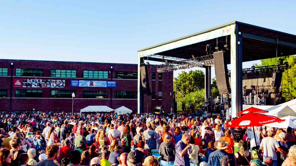 starfish_in's tweet photo. It’s finally here!!
The Indiana State Fair is a staple here in our city where you can have fun, go to concerts, eat incredible food, and so much more! Check out their website for more details &amp; tickets. See you there 😉

July 26, 2023 - August 20, 2023 https://t.co/vAjVHQlQkW