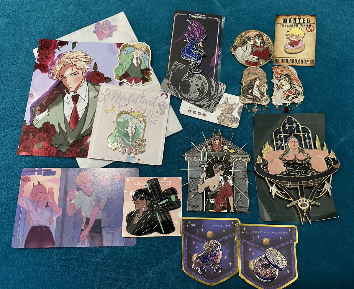 MANY MAIL!! <a href="/AlchemyArtGroup/">Alchemy Art • Enamel Pins</a> supplying me with bisexual feesh 😘 and some <a href="/crispyfrites/">FRITES</a> and <a href="/supinthings/">supinthings</a> mail!! The rest are IG (noddi, zu, pinchantress, fridaynightcafe, thequirkycupcollective)💖