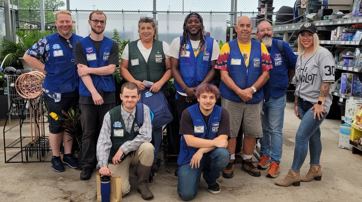 Sports Team Day in #D1251 for #MST Appreciation week! Great turn out! Love to see who everyone roots for! 

#MSTAppreciation #mst #msteams #thinkpurple  #D1251inittowinit #1251heretowin #1team1dream #heretowin #inittowinit #thinkpurple

<a href="/BellAnyae/">Anyae Bell</a> @CaraMcintireR18 <a href="/lowes_mst/">Lowe's Region 18 MST</a>