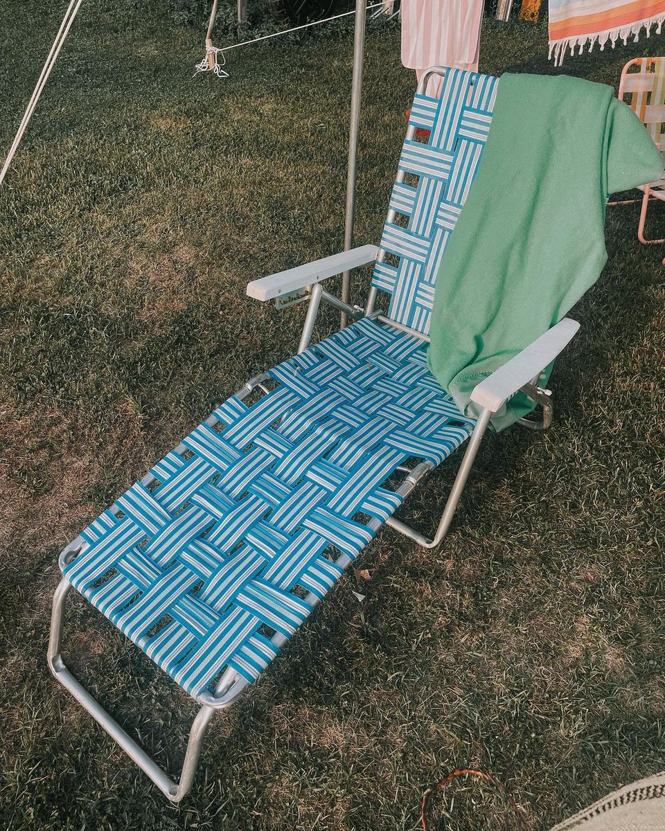With summer in full swing, we're falling in love with retro all over again, and these webbed lawn chair loungers are the perfect embodiment of carefree relaxation. ☺🌿

📸 @thecabinonthebay
#webbedlawnchair #cottagelife #lakehuron #saublebeach #southbrucepeninsula