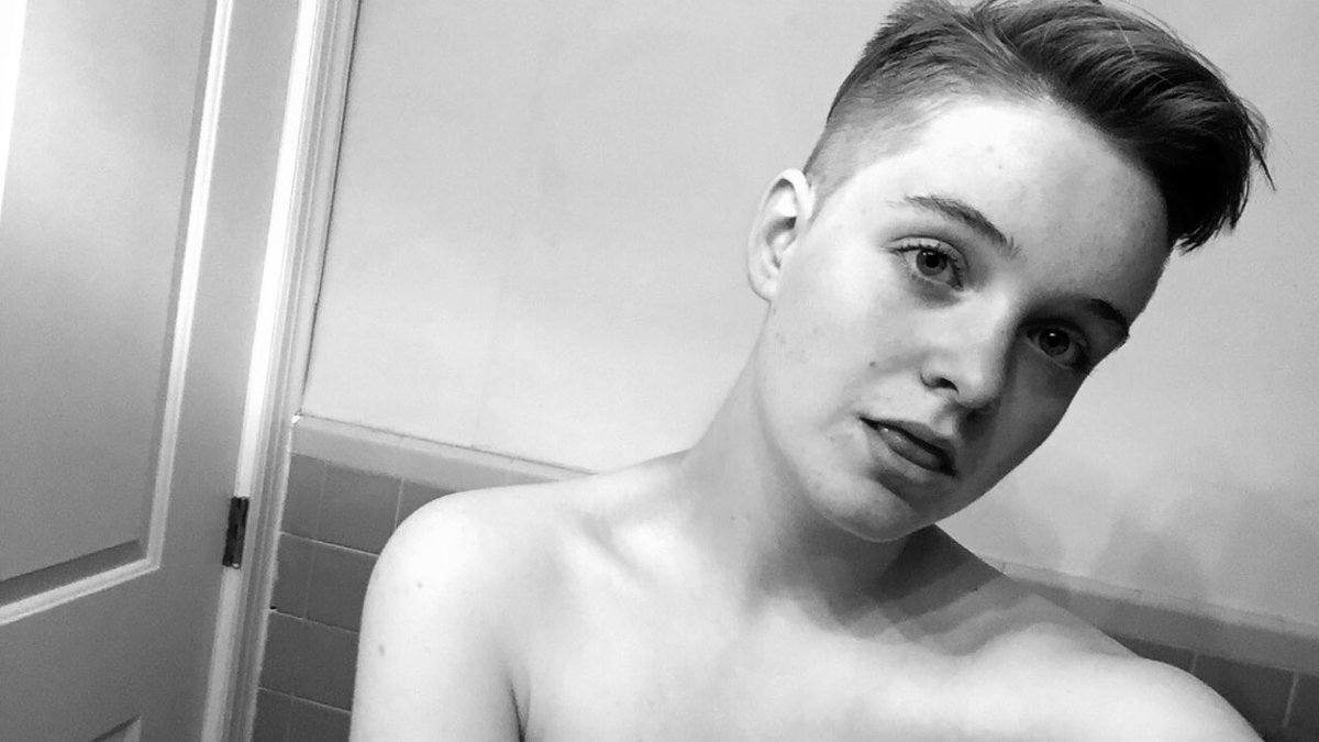 theo_rochlin's tweet photo. the butch lesbian to wicked gay trans guy pipeline https://t.co/E9lWczkdJo
