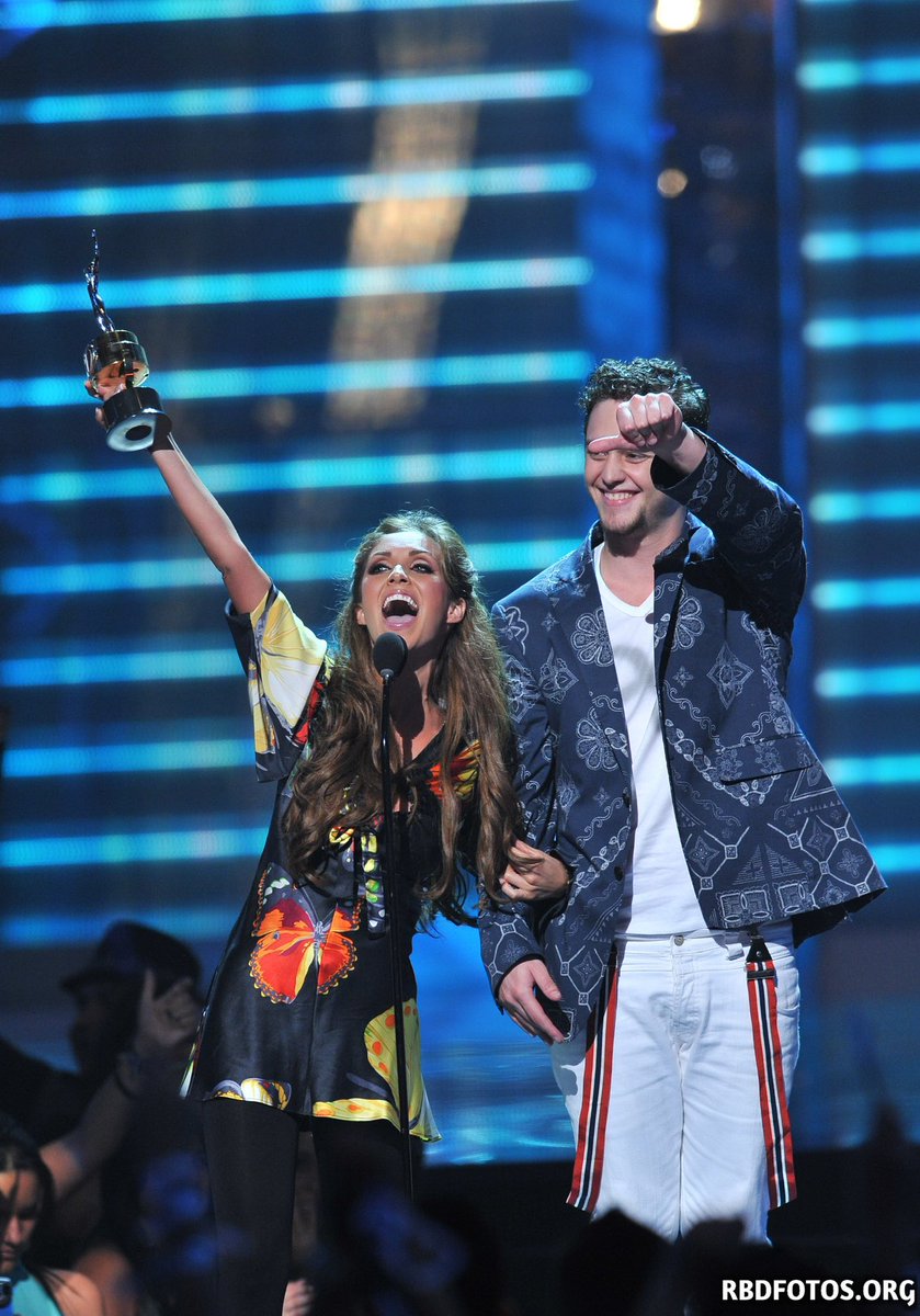 anythrowback's tweet photo. 🔙 #AnyThrowback Anahí en los Premios Juventud en Miami, USA 🇺🇸 16.07.2009 https://t.co/y3CsPKQEx2
