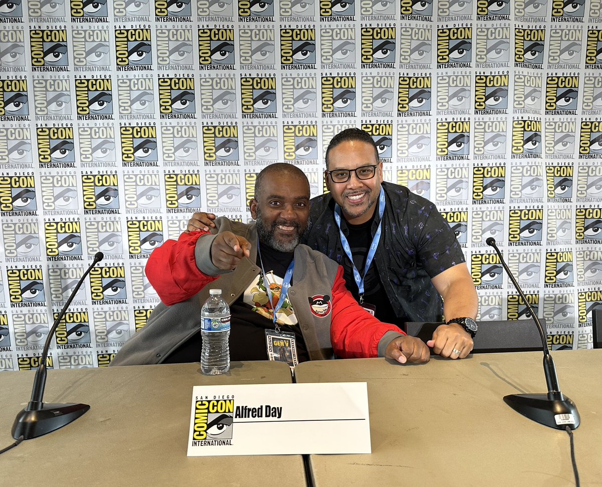 DrDavidSurratt's tweet image. Higher ed fam @Comic_Con Part II #sdcc #sdcc2023 #studentaffairs #geekED ❤️💯