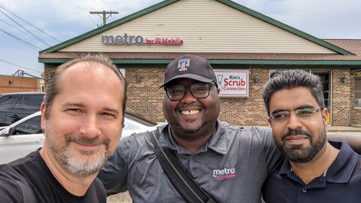 What a day with @Astronautjroc! On our route, we actually visited 4 states today - MO, IL, IN and KY! Awesome partnerships in Evansville, IN market, great potential for our @MetroByTMobile brand and lots of great results to celebrate! @TimMiller44