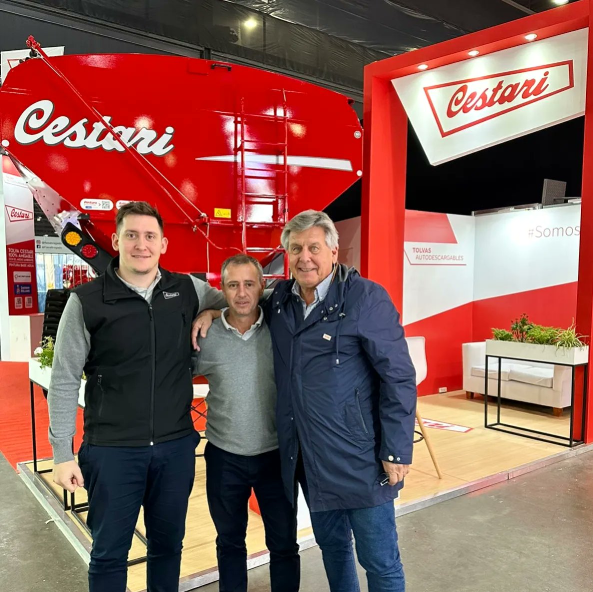 CestariTolvas's tweet image. Estamos viviendo días maravillosos en @exposicionrural 2023. ¡Y seguimos hasta el 30 de julio! 
Recibimos a muchos amigos y usuarios #Cestari  en el Lote F4A Pabellón Azul.
#larural 
#SomosCestari 
#95añosdeHistoria