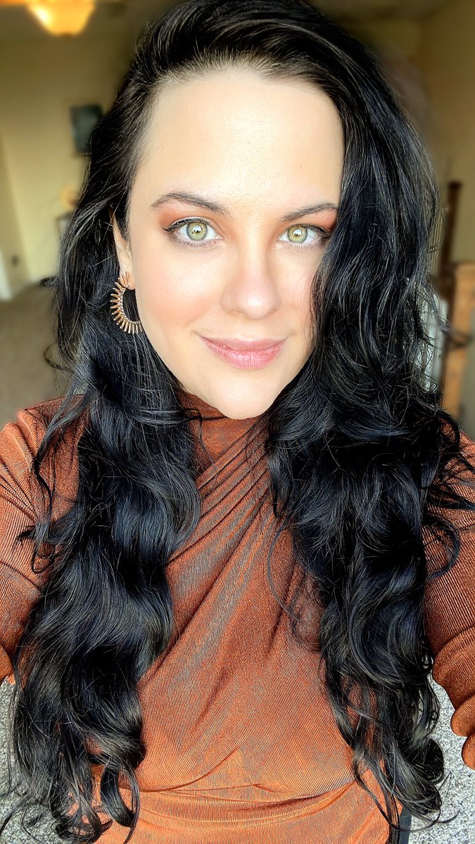 melissamedinavo's tweet photo. Just recorded my "AI for VAs" video &amp; I feel accomplished. Now I just gotta edit it. 😑 https://t.co/ANnPSnqL2j