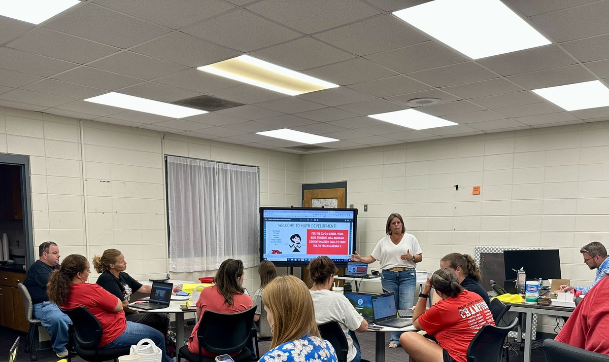 jessicaleeogden's tweet photo. โค๏ธ๐ค๐ seeing our math leaders and teachers getting READY and EXCITED about the GMS implementation this school year! They are ready to make meaningful math moments for their students! #ONEBryan https://t.co/qAdYfEgHTY