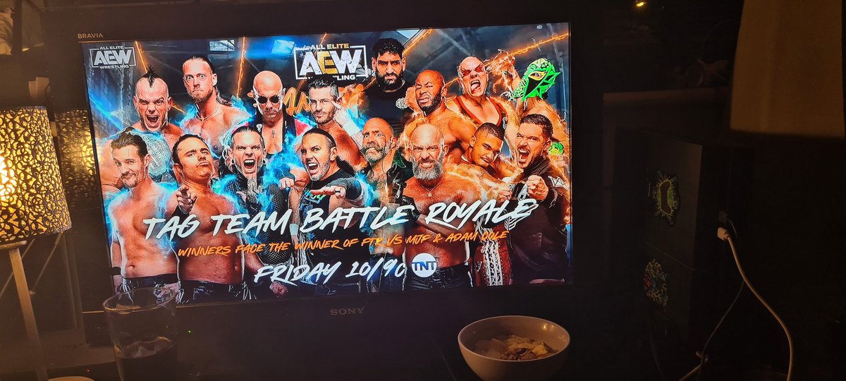 matthewrobbo6's tweet photo. #TheHardyz Are back #AEW https://t.co/8AsJTGKsYJ