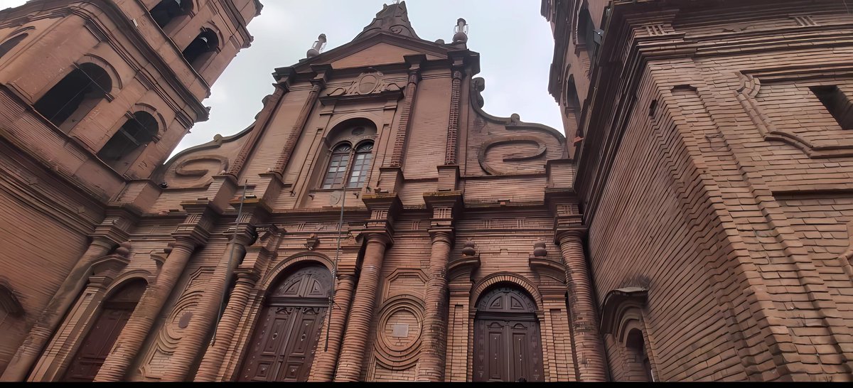 pandelectura's tweet photo. #AMORXSANTACRUZ
#Pancoe22 #ROMA5
@holapancoe @utepsabolivia
Tour por la plaza 24 de Septiembre en Santa Cruz, Bolivia https://t.co/HsUO8PPoqh