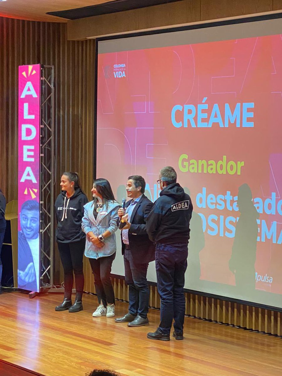 InnpulsaCol's tweet photo. El último premio del día en #OrgulloALDEA fue para el Aliado Destacado del Ecosistema, CRÉAME agradecemos su participación y apoyo a los emprendedores del país. @MincomercioCo @hernanceballosg https://t.co/lBNnqV0LJj