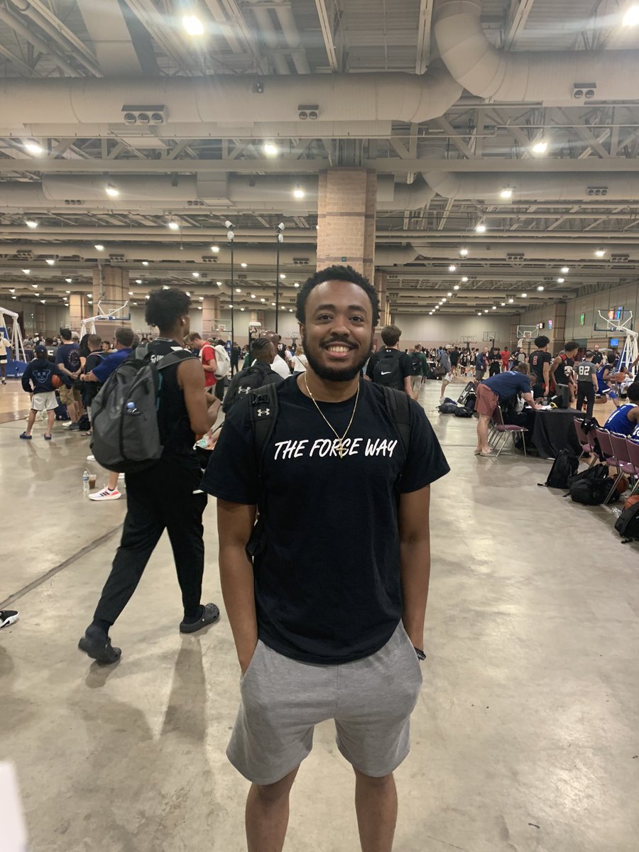 congrats to class of 2018 #ForceAlum and one of the best to ever wear a Force uniform <a href="/kenjones259/">Kenny Jones</a> on being named the Graduate Assistant at <a href="/LongwoodMBB/">Longwood Basketball</a>… Kenny spent 2 of the last 3 summers coaching in our program, he is going to be a terrific college coach!  proud of you Kenny!