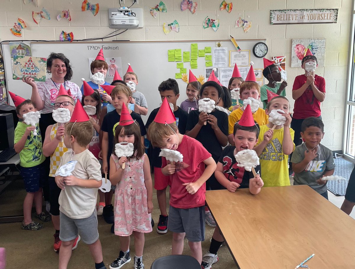 fmteducare's tweet photo. Ms. Jennifer/JCPL read GO BIG OR GO GNOME to us, then we made caps & beards to become gnomes ❤️ #HowCuteAreThey #GnomeEducare #SummerReading #KirstenMayer #ThanksMsJennifer @JCPublicLibrary @muchhamsters https://t.co/vsp3xXBRsl