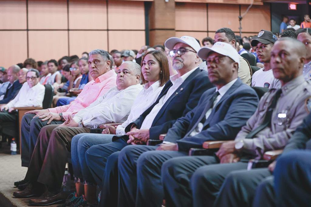 Más de 700 deportistas de 50 clubes, participan en el torneo U-20 de la Asociación de Baloncesto del Distrito Nacional (@abadinaoficial).