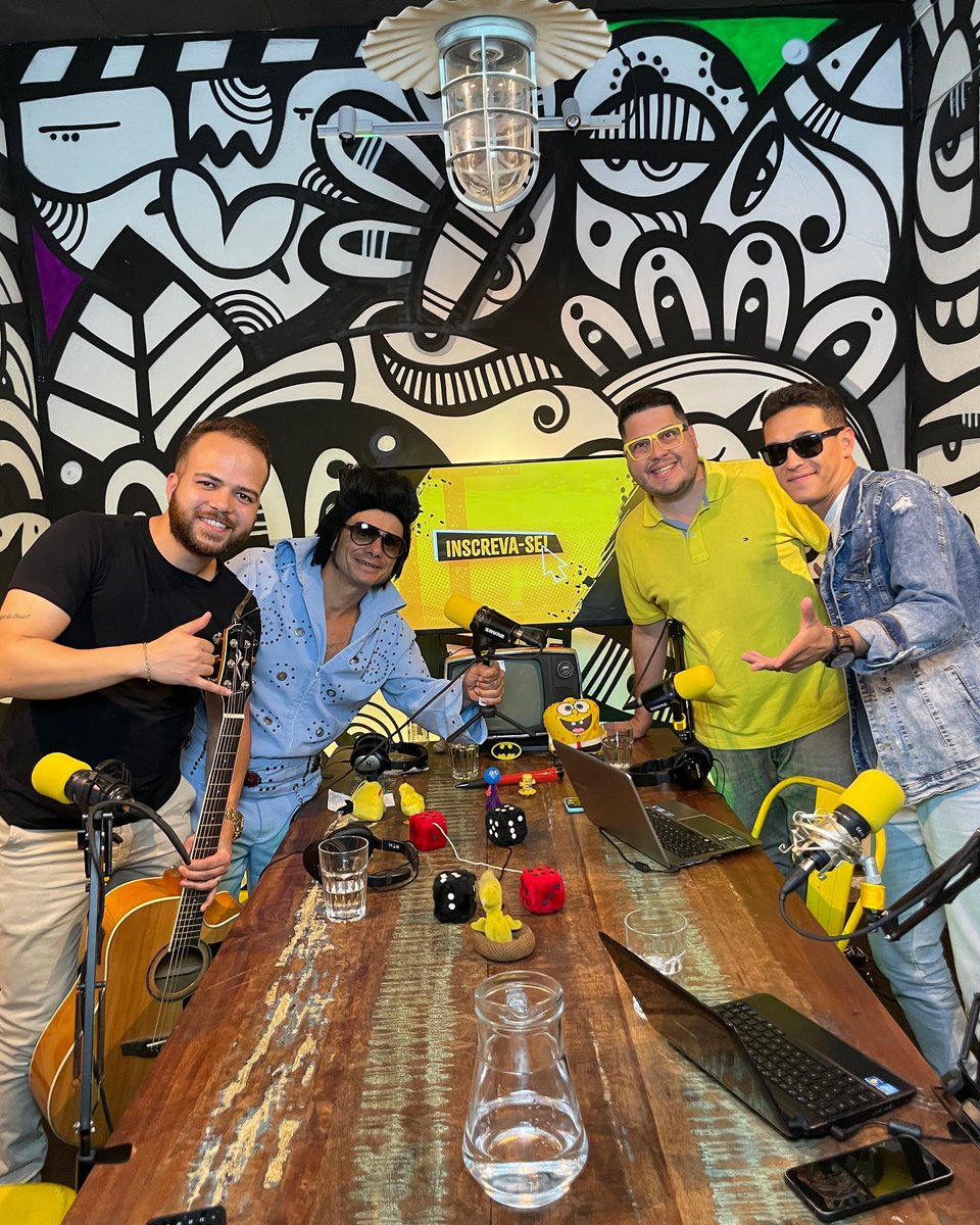 Marcelo_Minatti's tweet image. Hoje foi dia de Gravação do nosso Podcast Mesa Dois,com esses Feras.
Rodney Dy, Sucesso nos anos 90 com o 
&quot;Funk da Pamonha&quot;
E Felipe Mattos Cantor e Compositor.

#MesaDois #Podcasf #Procast #RodneyDy #FelipeMattos #FunkDaPamonha
