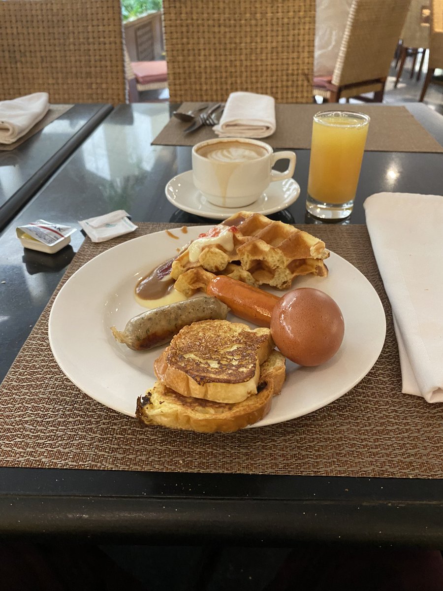 itsmambei's tweet photo. Before we attack the day , we attack the buffet breakfast https://t.co/YsdOfos9gF