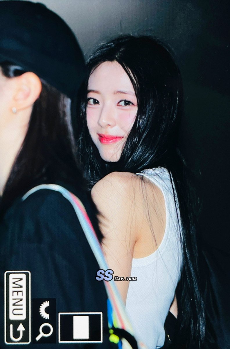 shinsarang_yn's tweet photo. 230727 #유나 #YUNA #있지 #ITZY
💕💕 밥잘챵겨묵구 고생해땨ㅏㅏㅏ~☺️ https://t.co/OqBxO1u7ca