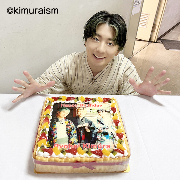 kimura_ism's tweet photo. ＼🌻Happy Birthday🌻／
本日、7月30日は #木村良平 さん（@Ryouhey_Drunk）の誕生日です✨
良平さん、誕生日おめでとうございます🥳🍾🎂🥂
#木村良平誕生祭2023

#キムライズム 第4弾DVD予約受付中🥃
https://t.co/KDHAl7mWfe https://t.co/mvqUM1RXcs