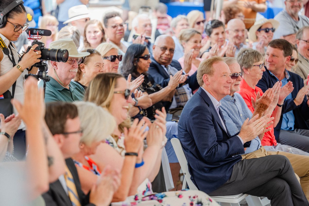 TheBoldtCo's tweet photo. A new chapter is beginning with yesterday's #groundbreaking at the #AppletonPublicLibrary! We are proud to be a #construction partner on this important project – almost 15 years in the making.

@SOM_Design, @cityofappleton, @AppletonPubLib https://t.co/PdduSxrANE