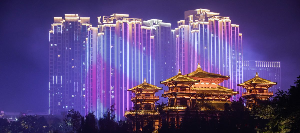 DYongchuan's tweet photo. #HowRU Missing the enchanting night view of Xinglong Lake in Yongchuan, adorned with colorful and captivating fountains! 🌃🏞️ #GardenCity #Yongchuan 😍 https://t.co/eIUNMpCym8