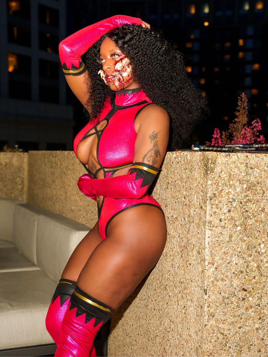 BFranny2013's tweet photo. Choose your fighter! I'll main Mileena 😈 https://t.co/TnWW9ODfAG