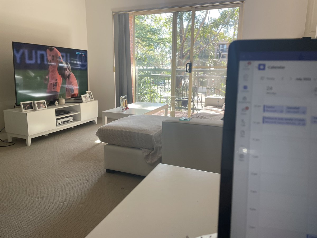 WFH 🤩😍

Let’s go @oranjevrouwen ⚽️🧡

@FIFAWWC #FIFAWWC 

Cracking game so far. 

#nothinglikeoranje #TheOranjeBeat 

#USAvNED