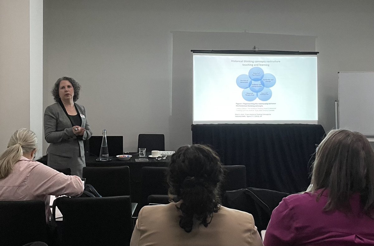 DebHull7's tweet image. Elisa Litvin sharing her reading and learning on embedding historical thinking across the whole learning team. #htavac23 ⁦@HTAVed⁩