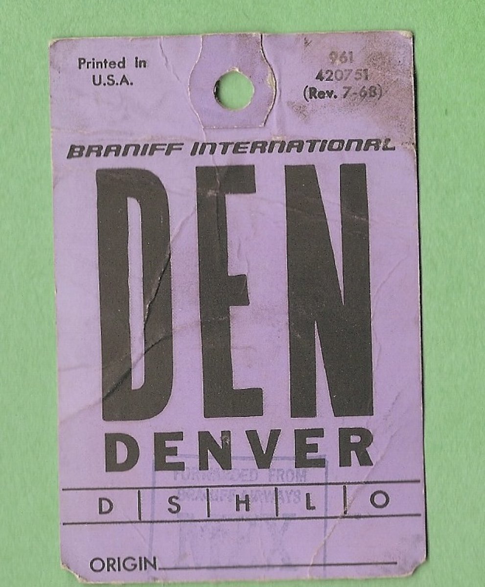 AisleOne's tweet photo. The extra-condensed type on vintage baggage tags is👌🏻.

Ton more here: https://t.co/E2KNSLmlJ8 https://t.co/5cmyZOS1Ke