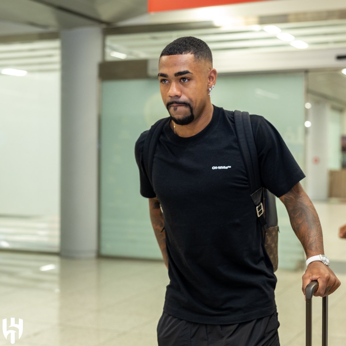 Alhilal_FC's tweet photo. 🛬 مالكـوم في أبهـا.. أهلاً بابن السامبـا 😍💙

#مالكوم_هلالي https://t.co/sryZocUSr1
