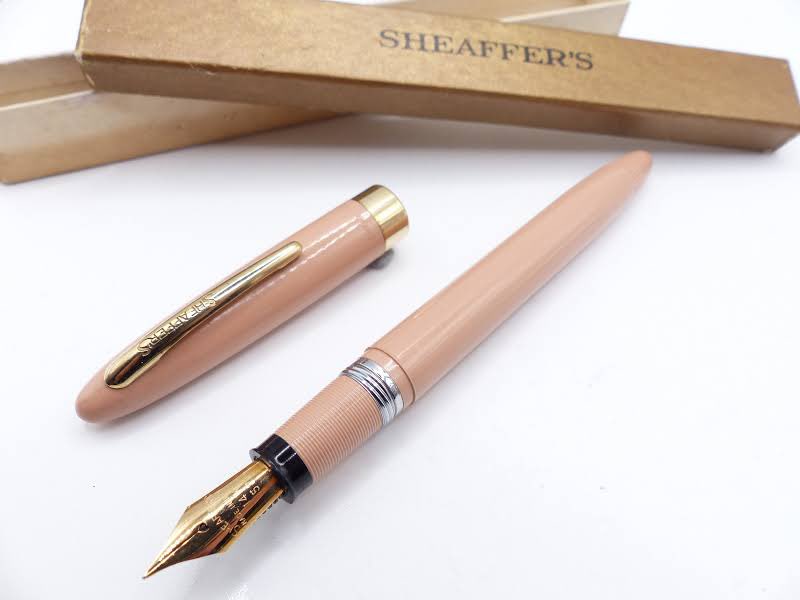 pentupsavings's tweet photo. 🤿 Dive into history with the Sheaffer Snorkel! 🖋️✨ Introduced in 1952, this innovative fountain pen boasts a unique filling mechanism. Immerse yourself in a vintage writing experience! 🌊📜 #SheafferSnorkel #InnovativeDesign #WritingTimeTravel 🎩💎 https://t.co/SnzxyGdDTq
