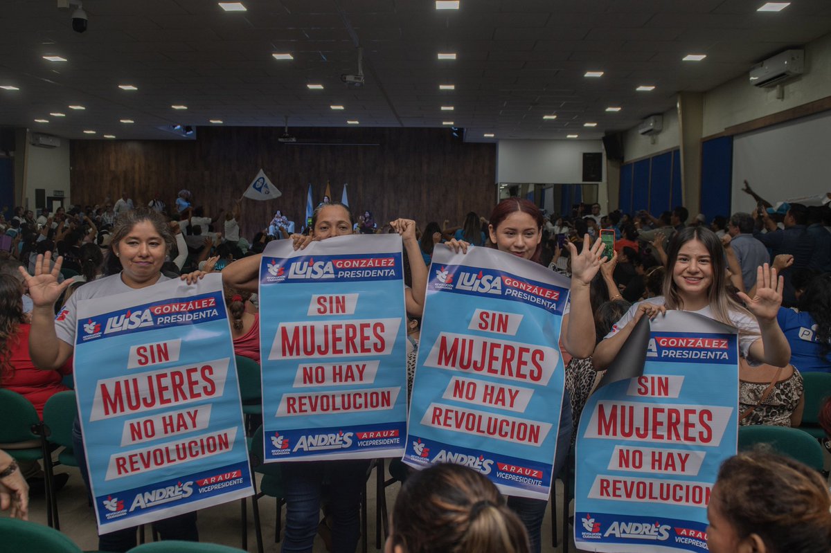LuisaGonzalezEc's tweet photo. ¡#ElResurgirDeLaPatria será con la participación de más mujeres en política sí o sí!

Junto a los frentes de mujeres de la provincia del Guayas unimos esfuerzos para el respeto de nuestros derechos, que garantizarán a las futuras generaciones una vida libre de violencia. 

Un honor escuchar sus vivencias que, sin duda, nos ayudarán a la creación de políticas públicas.