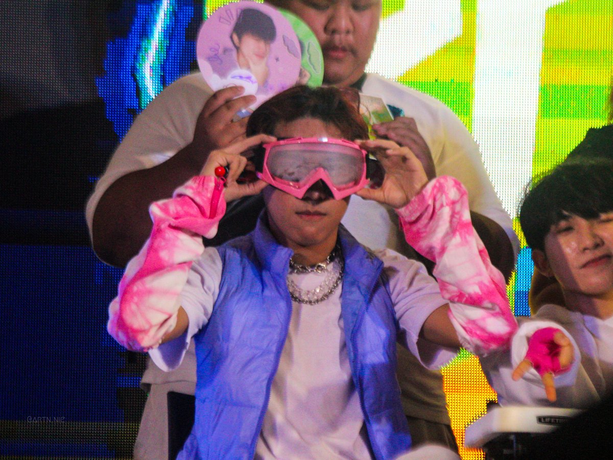 gellaiace's tweet photo. [07.9.2023]   NEO Ryu and his googles 😍

📌PPOP FIESTA TOUR - Robinson Gapan Nueva Ecija #NEO_PH #NEO_Ryu #PPOPFiestaTourGapan https://t.co/7wV3NF3wbK