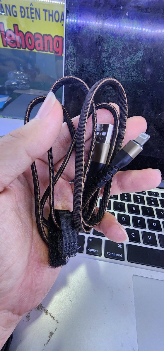 lehoangsoft's tweet photo. Cáp sạc iphone xịn vầy.. dây dù chống đứt. Tải dòng 2.4A
Giá: 25K https://t.co/LdpiaKT1q4