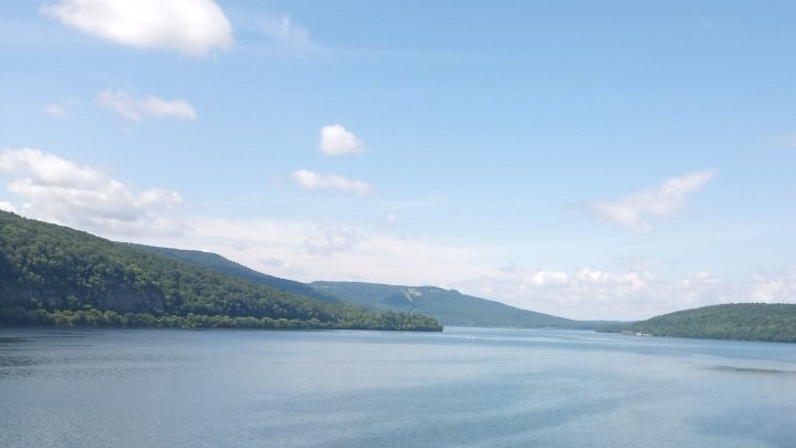 GlssmnT700's tweet photo. @RealJamesWoods @JeffandJax1964 #TNRiver https://t.co/zjDtbwo4RJ