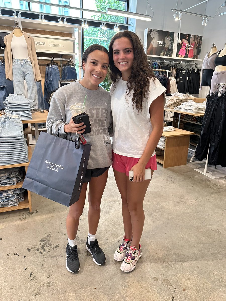 _Gabriella_Ruff's tweet photo. Got to meet one of the best women’s soccer players ever while shopping for senior pic outfits yesterday! Thank you to @MalPugh for pausing her day to chat with me. Wishing her a speedy recovery and can’t wait to see her back on the field💪🏼⚽️❤️🤍💙!!

#uswnt @GAcademyLeague https://t.co/DLFkAfjBOm