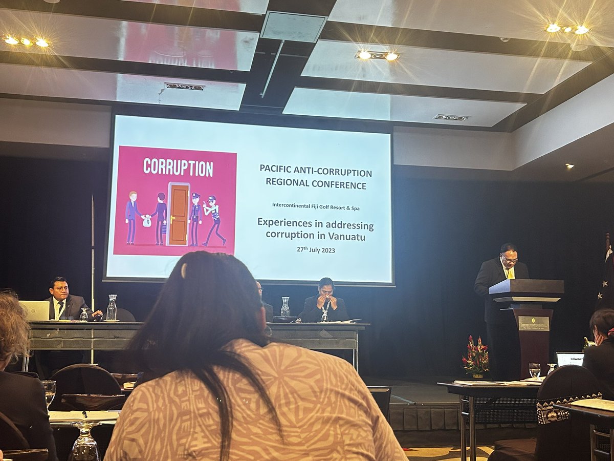 LoTVula's tweet photo. Mr Josaia Naigulevu of the Office of the Public Prosecution, Vanuatu. Sharing the experiences in addressing corruption in Vanuatu.
#UnitedAgainstCorruption #TeieniwaVision https://t.co/qkR215sgVu