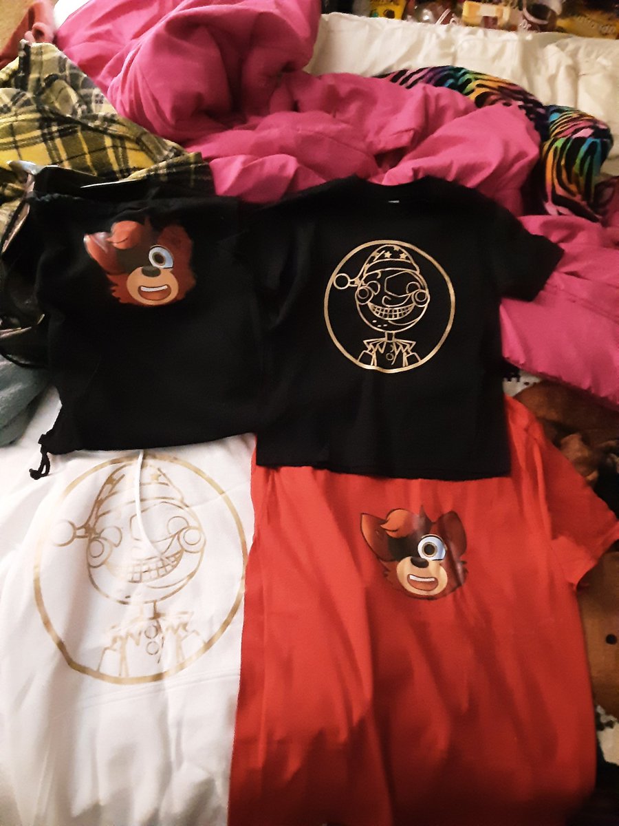 CircusPeridot's tweet photo. @FtwMitch @AnimatedCallum 
My package came  and I was like wow this one heavy package!

Many thanks  💚 https://t.co/3XRqSu4SzA