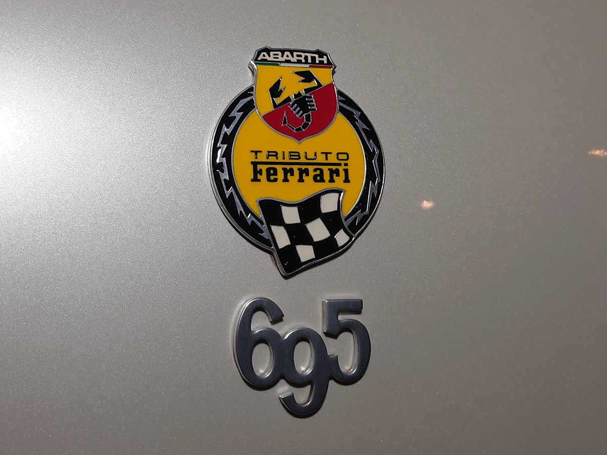 petrolhead_jp's tweet photo. 29日はイベントでショールームはお休みです🎵
世界50台の日本販売トリブート・フェラーリ入庫❤内外装ブラッシュアップのカスタムに商品車だけど遊ばせてもらっちゃぅ
#abarth #695 #tributoferrari #tributoalgiappone #itary #petrolhead #アバルト #トリブートフェラーリ #トリブートアルジャポーネ https://t.co/5XmxKX6tsB