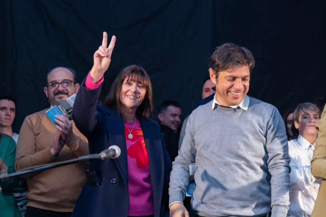 NSalbitano's tweet photo. Tanta gestión, tanta transformación en la Pcia. puede generar tanto amor de la gente. Gracias para siempre querido @Kicillofok https://t.co/ZvBiPayFku