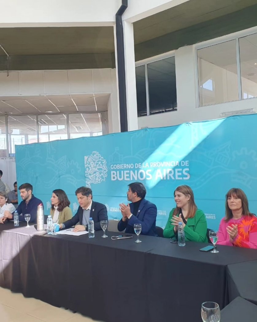 NSalbitano's tweet photo. Tanta gestión, tanta transformación en la Pcia. puede generar tanto amor de la gente. Gracias para siempre querido @Kicillofok https://t.co/ZvBiPayFku