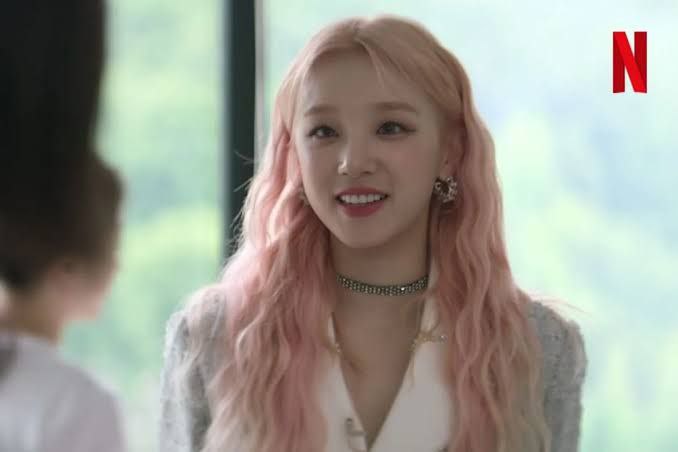 starfess's tweet photo. -star aku baru tau ternyata yang jadi peran zhang wei di drama celebrity ternyata yuqi seorang anggota di grup (G)-idle, gila sih akting dia bagus banget apalagi fasih bahasa mandarin😊❤️apakah dia seorang aktris sebelumnya? https://t.co/HjaQVA75Or