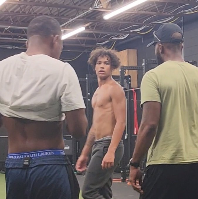 WMichaelFerrell's tweet photo. @j_syl85 @Solomon_Ferrell #TheLab https://t.co/drU8V1oldr