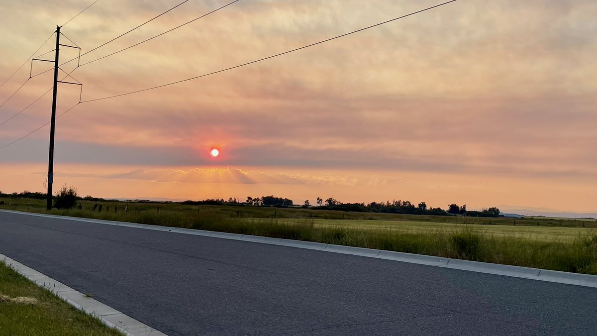 edgarcedilloTV's tweet image. Smoke always makes for the best sunsets #mtfire