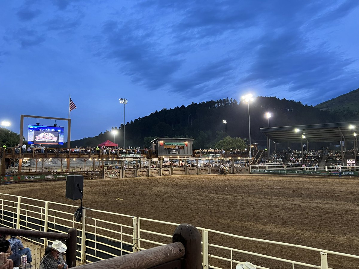 Burk1's tweet photo. #Daysof76Rodeo https://t.co/6w1P1JHVAU