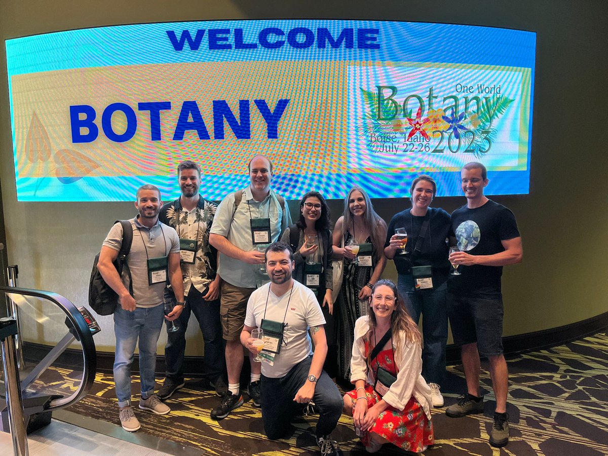 Rafael Cruz πͺ΄π¬π§¬π§π· #FernAlly (@rafadscruz) on Twitter photo Brazilians in the <a href="/Botanical_/">Botanical Society of America</a> #Botany2023 <a href="/nathaliastreher/">NathΓ‘lia Streher</a> <a href="/ilborges/">isabela borges</a> <a href="/ilcneto/">ilcneto</a> <a href="/AlexZuntini/">Alexandre Zuntini</a> et al. Brazilians in the <a href="/Botanical_/">Botanical Society of America</a> #Botany2023 <a href="/nathaliastreher/">NathΓ‘lia Streher</a> <a href="/ilborges/">isabela borges</a> <a href="/ilcneto/">ilcneto</a> <a href="/AlexZuntini/">Alexandre Zuntini</a> et al.