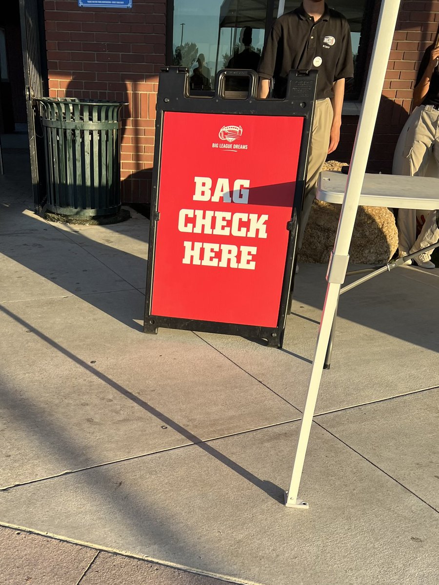 CoachMonica35's tweet photo. Bag check station, pulling food and drinks out of people’s bags. Throwing their sandwiches in the trash. 

@thealliancefp @triplecrownspts @TCSFastpitch https://t.co/T8SZAWBuLY