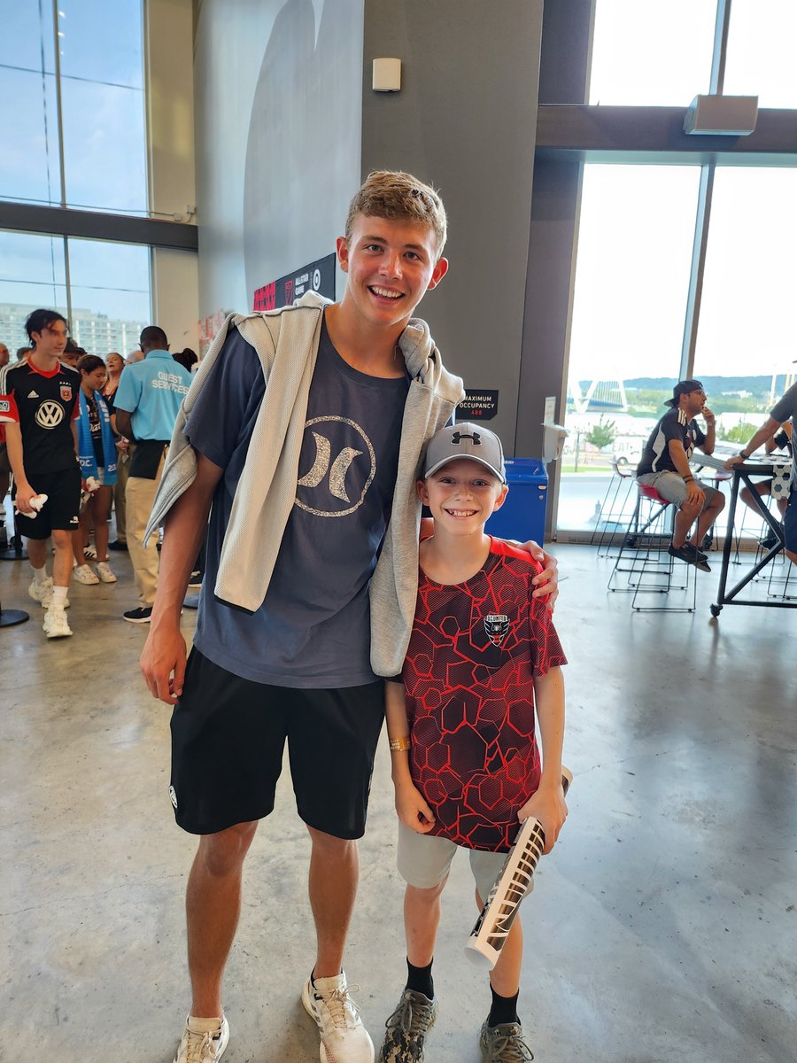 BelugaCP's tweet photo. Good job against Montréal tonight, 
 @jacksonhop_ ! https://t.co/JXBCTT5iAI