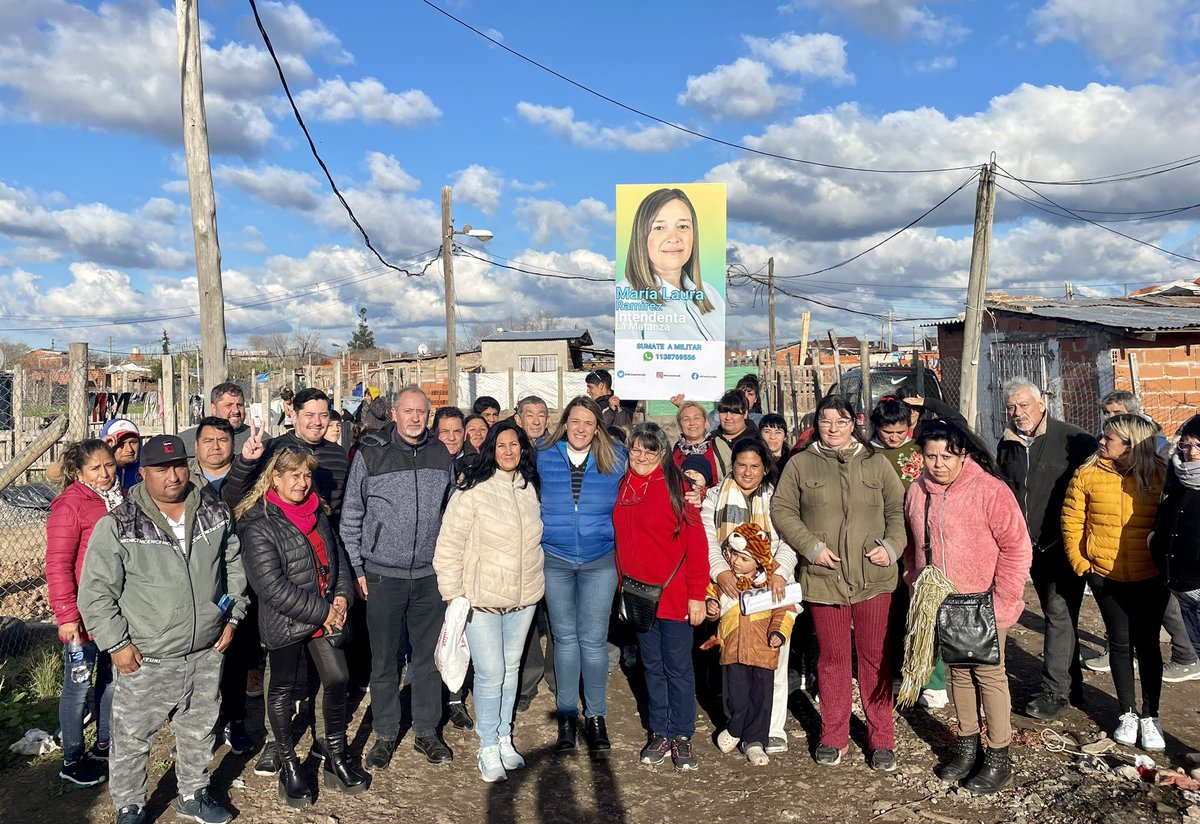 MLRamirezOK's tweet photo. Seguimos recorriendo #LaMatanza, acercando nuestra propuesta y conversando con la comunidad; una comunidad descreída de la política y desgastada después de tantos años de falta de respuesta ante sus derechos vulnerados. https://t.co/R8qX8IbJs5